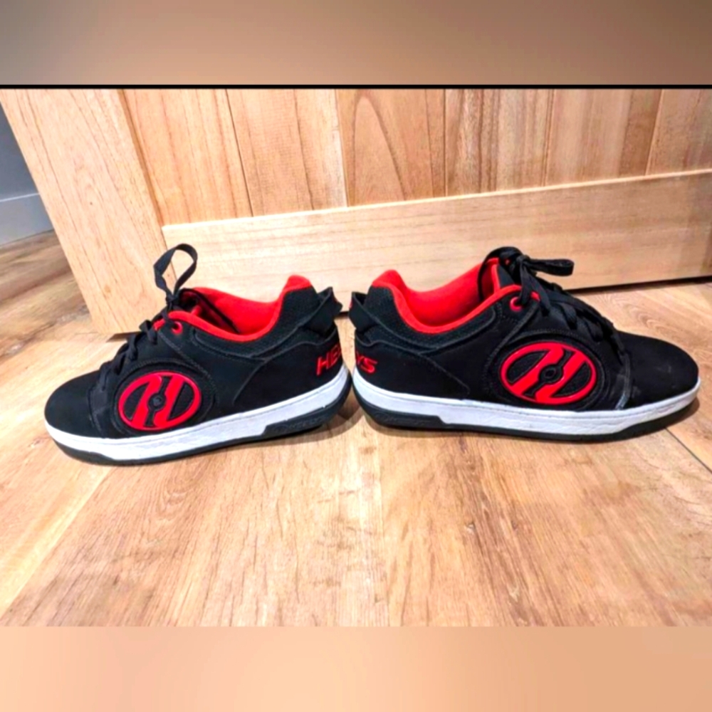 Boys size 8 Heely